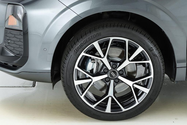 2026 Audi Q3 Base - Photo 8