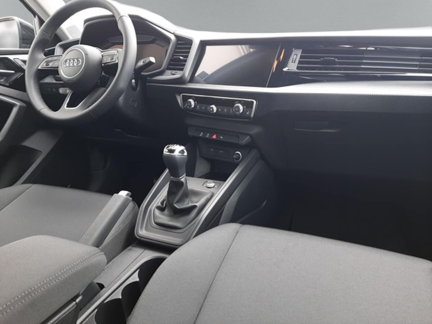 Bild über Audi A1 Sportback advanced 30 TFSI Schaltgetriebe - für weitere Informationen kontaktieren Sie den Audi Partner