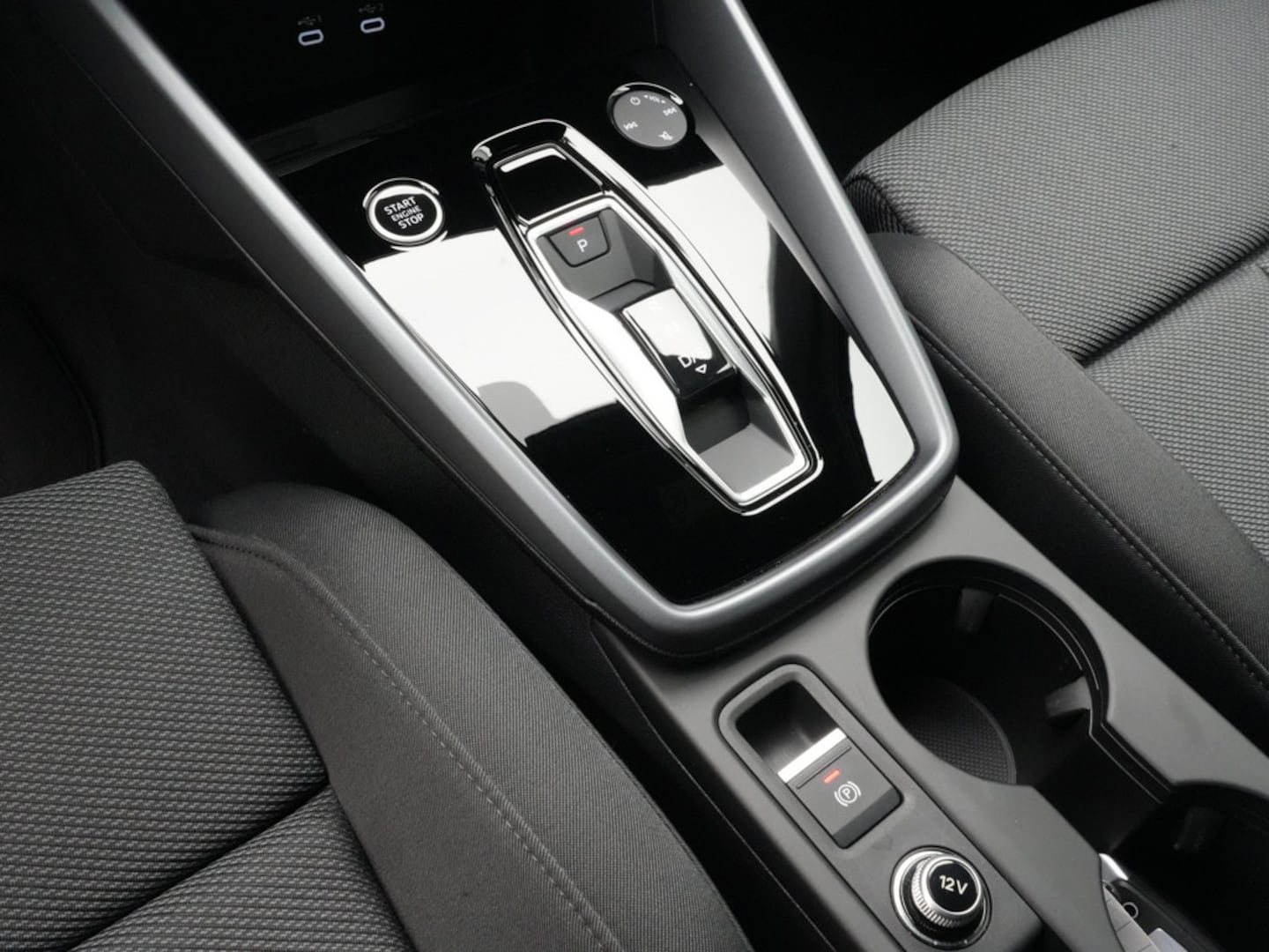 Bild über Audi A3 Sportback TFSI e S line 40 TFSI e S tronic - für weitere Informationen kontaktieren Sie den Audi Partner