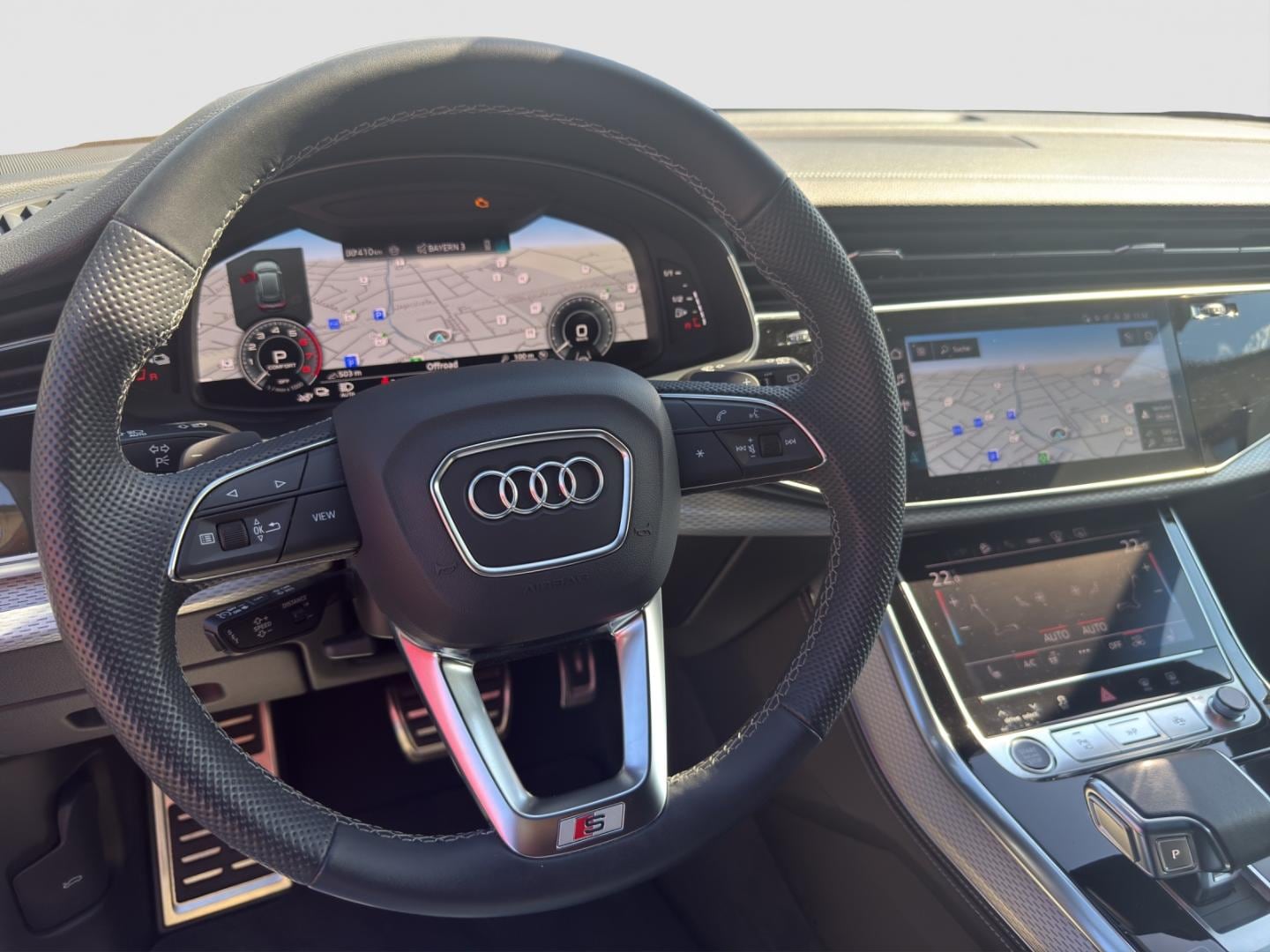 Bild über Audi Q8 SUV TFSI e 55 TFSI e quattro tiptronic - für weitere Informationen kontaktieren Sie den Audi Partner