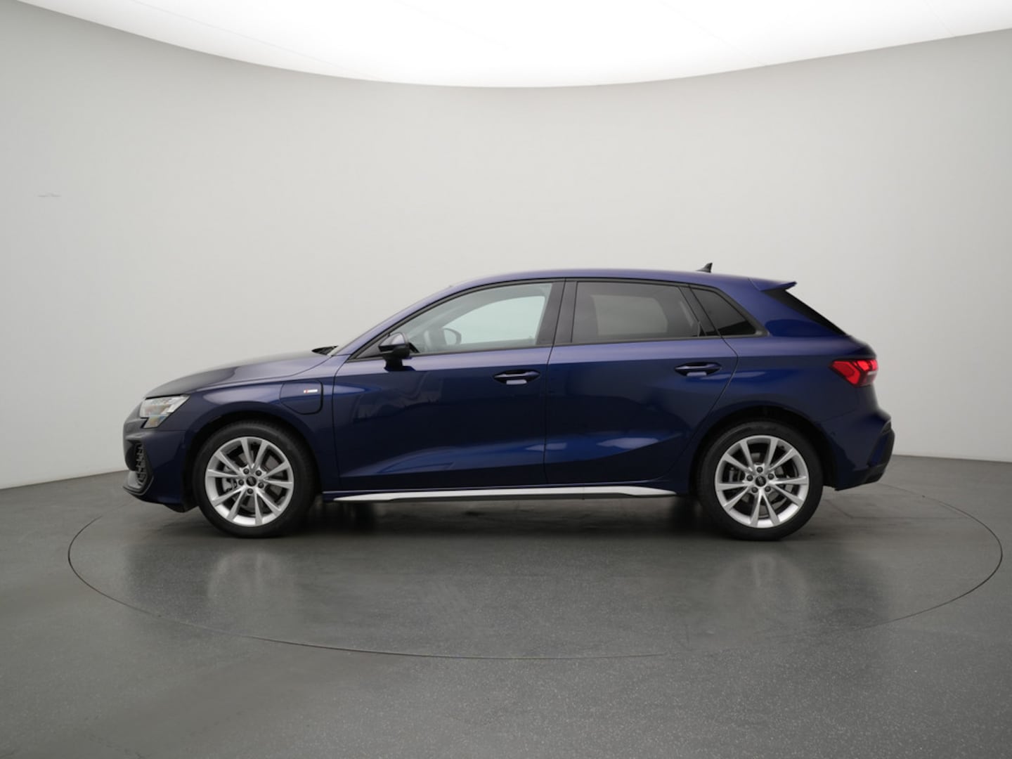 Bild über Audi A3 Sportback TFSI e S line 40 TFSI e S tronic - für weitere Informationen kontaktieren Sie den Audi Partner