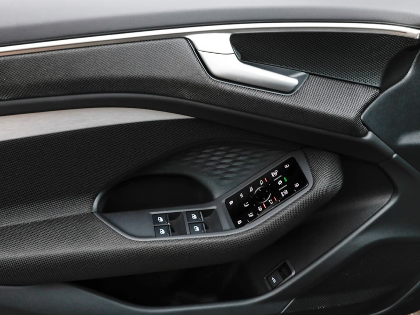 Bild über Audi A6 Avant TDI quattro 150 kW S tronic - für weitere Informationen kontaktieren Sie den Audi Partner