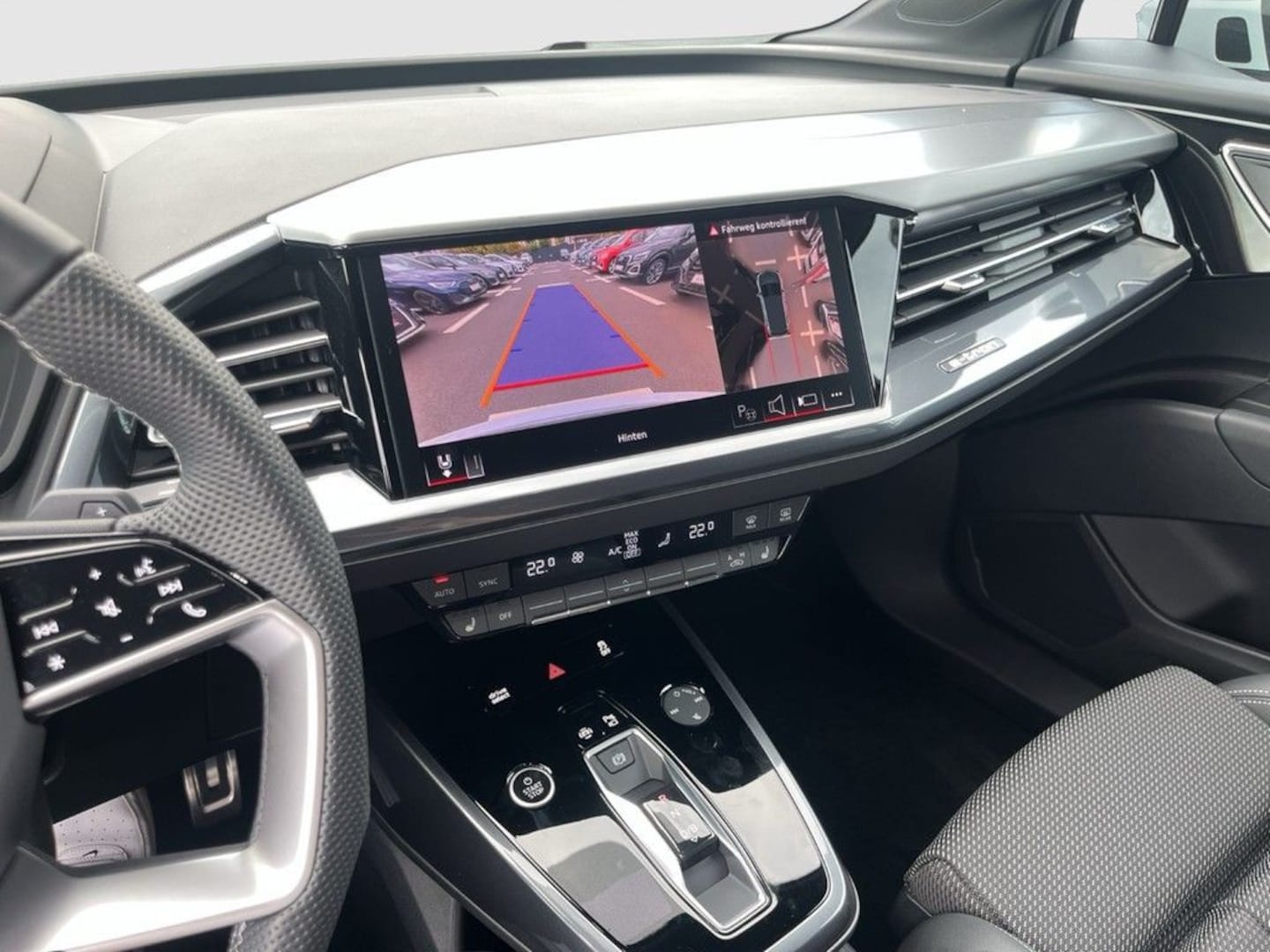 Bild über Audi Q4 e-tron 45 e-tron - für weitere Informationen kontaktieren Sie den Audi Partner