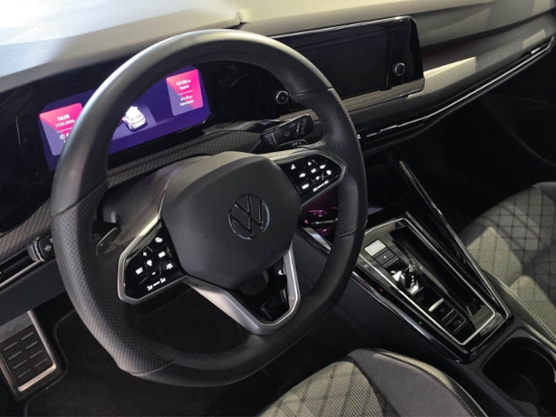 Volkswagen Golf R-Line