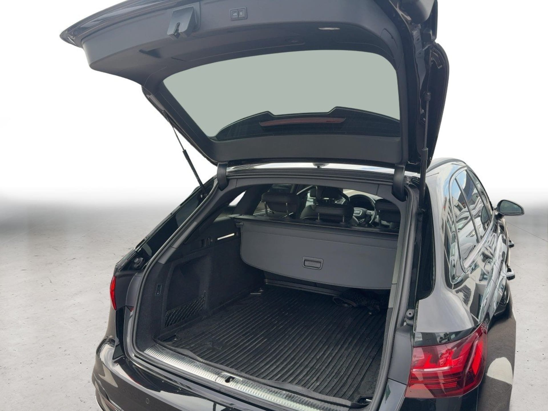 Audi A4 Avant S line