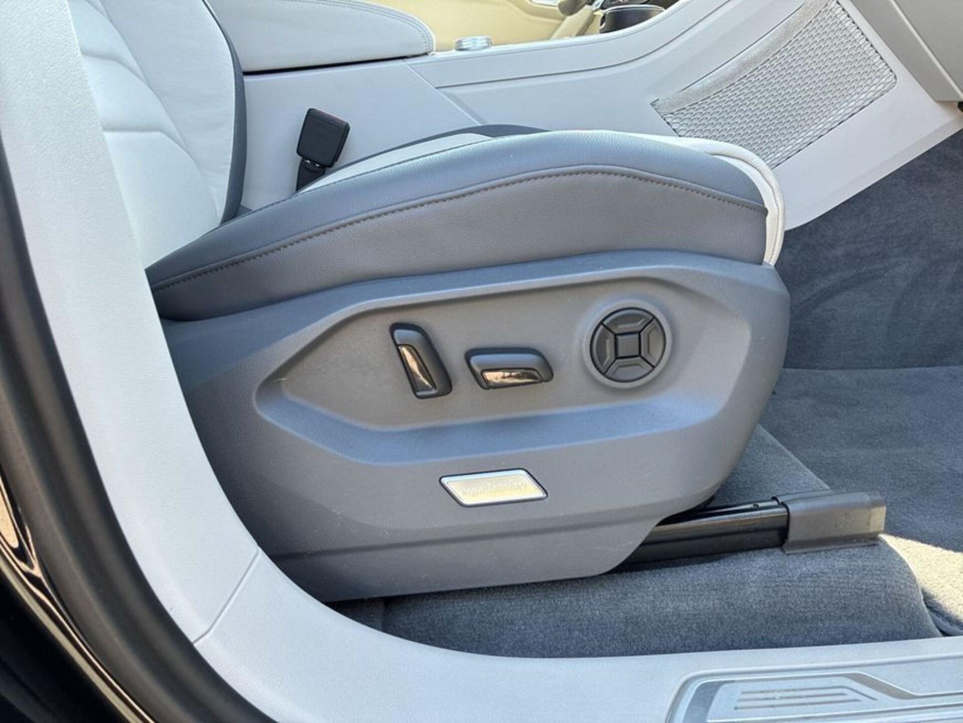 Volkswagen Touareg Basis-Modell