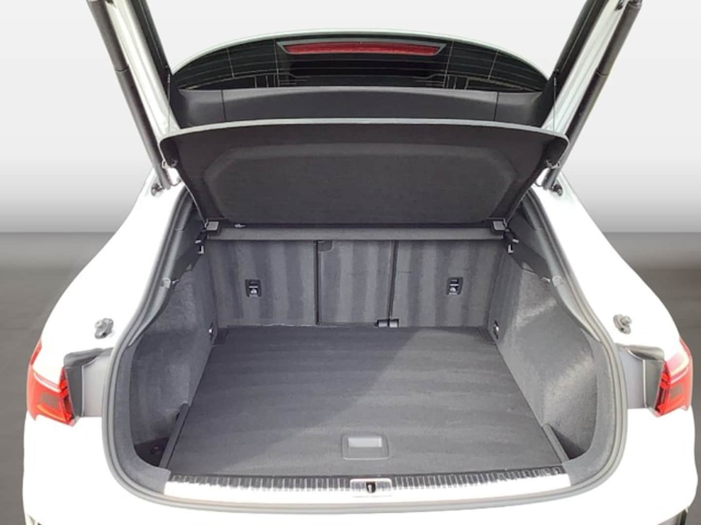 Bild über Audi Q3 Sportback S line 40 TDI quattro S tronic - für weitere Informationen kontaktieren Sie den Audi Partner