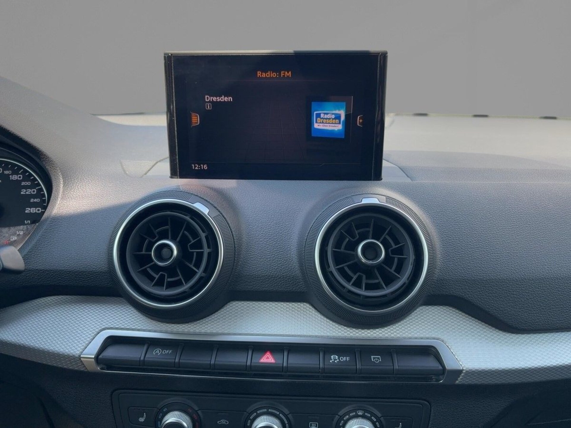 Audi Q2 S line