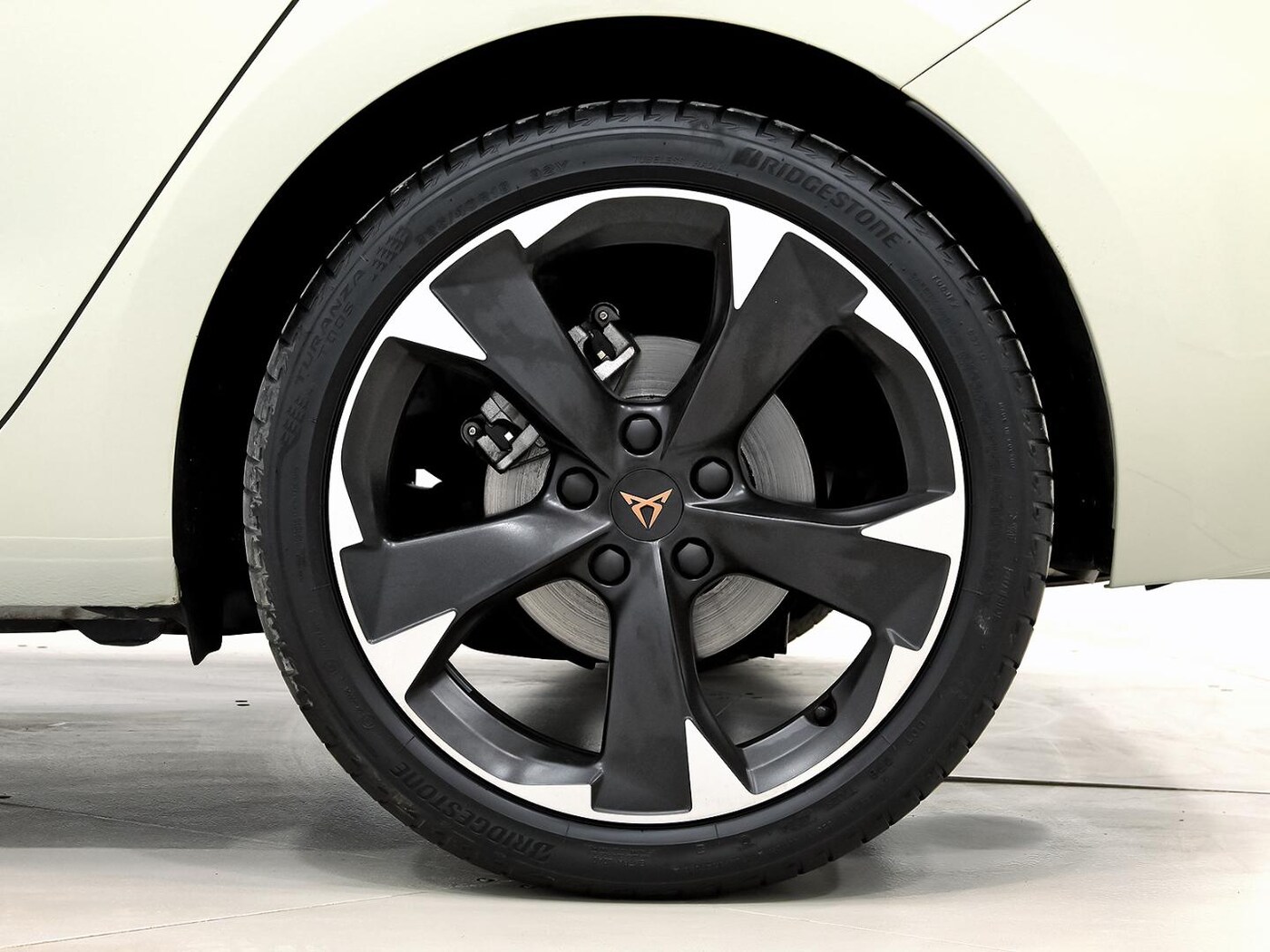 CUPRA Leon León 1.5 eTSI DSG 110 kW (150 CV) — photo 9