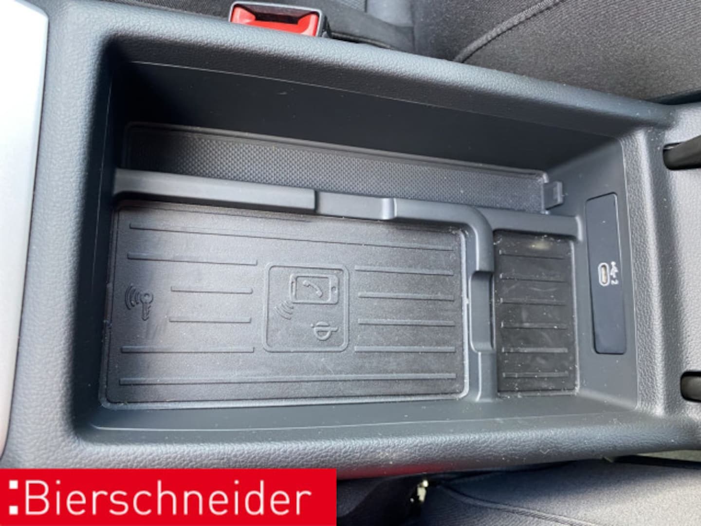 Bild über Audi A4 Limousine S line 35 TFSI S tronic - für weitere Informationen kontaktieren Sie den Audi Partner