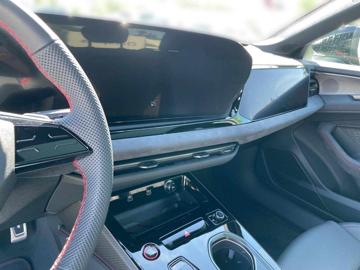 Bild über Audi A6 Avant TFSI quattro 270 kW S tronic - für weitere Informationen kontaktieren Sie den Audi Partner