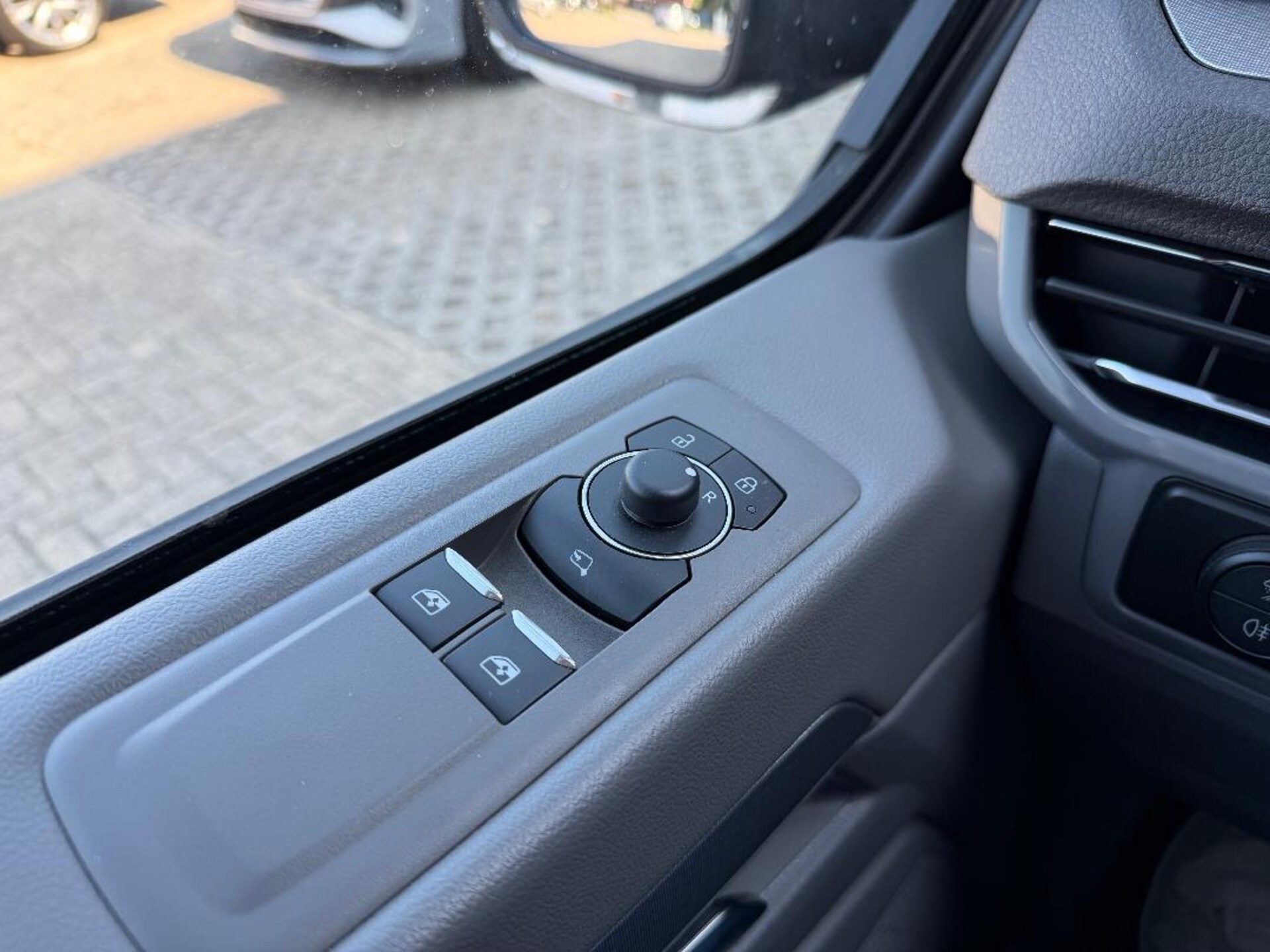 Volkswagen Caravelle Style