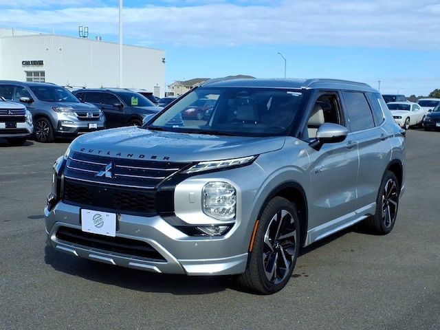 2023 Mitsubishi Outlander Plug-In Hybrid
