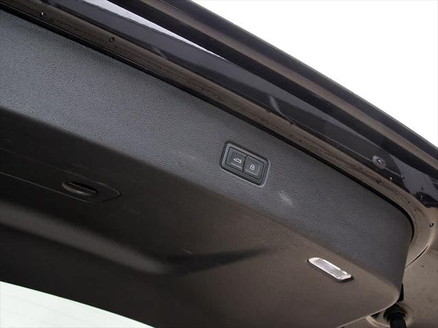 2023 AUDI Q7 - Image 40