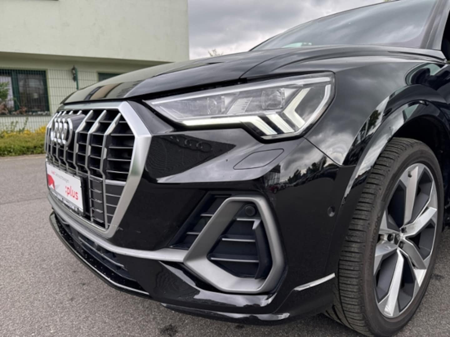 Bild über Audi Q3 S line 35 TFSI S tronic - für weitere Informationen kontaktieren Sie den Audi Partner