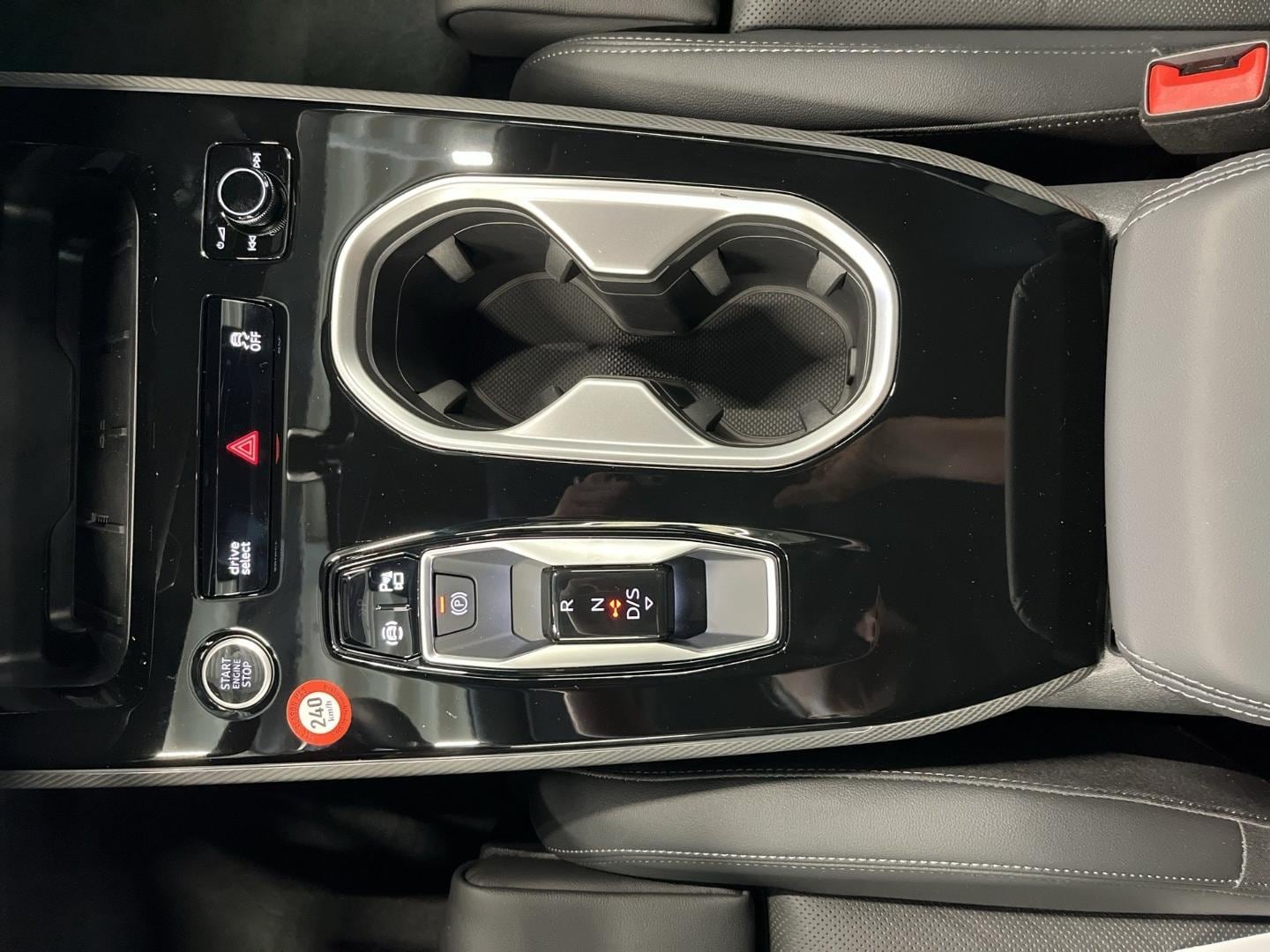 Bild über Audi A6 Avant TDI quattro 150 kW S tronic - für weitere Informationen kontaktieren Sie den Audi Partner