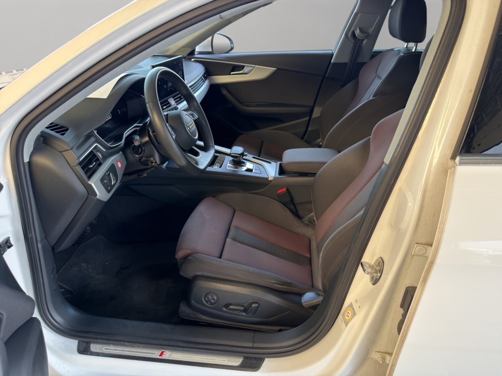 Audi A4 Avant S line