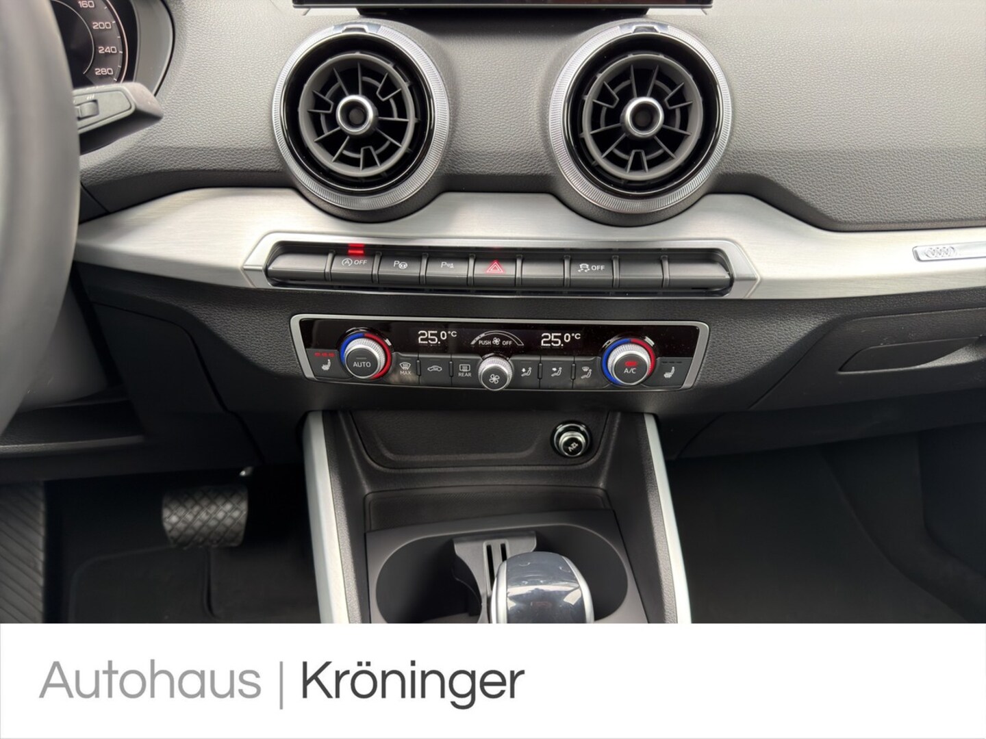 Bild über Audi Q2 advanced 35 TFSI S tronic - für weitere Informationen kontaktieren Sie den Audi Partner