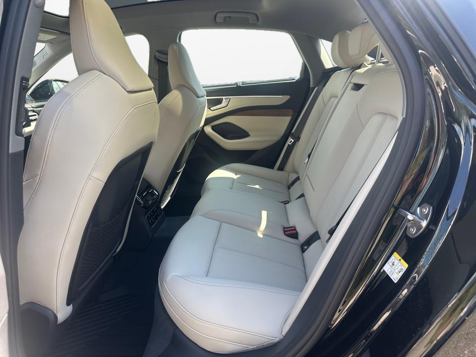 2026 Audi A6 Premium Plus - Photo 13
