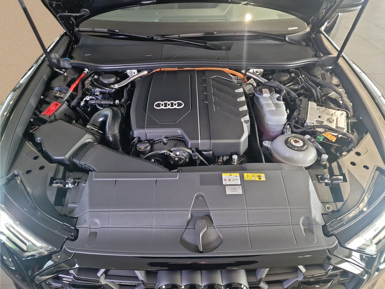 Image about Audi A6 Avant TFSI e S line 50 TFSI e quattro S tronic