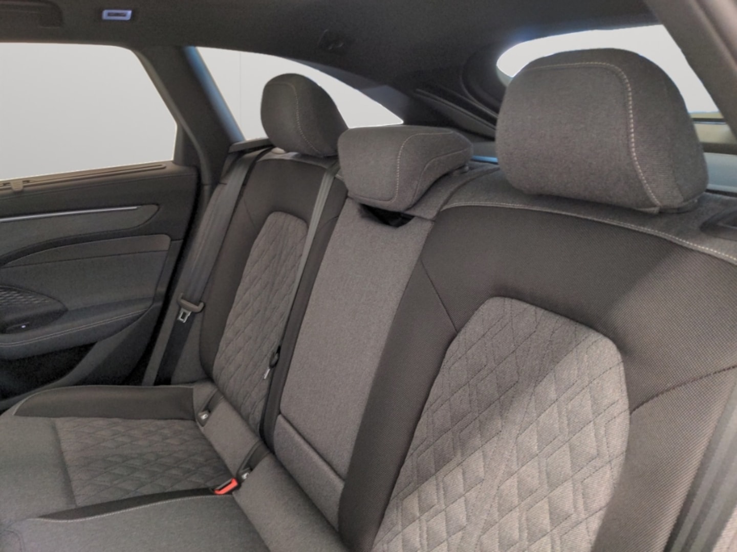 Bild über Audi A6 Avant edition one TDI quattro 220 kW S tronic - für weitere Informationen kontaktieren Sie den Audi Partner