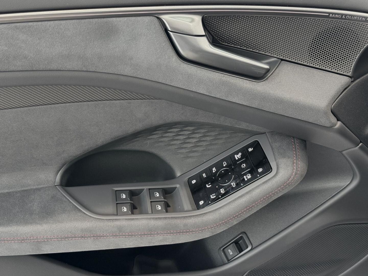 Bild über Audi A6 Avant TFSI quattro 270 kW S tronic - für weitere Informationen kontaktieren Sie den Audi Partner