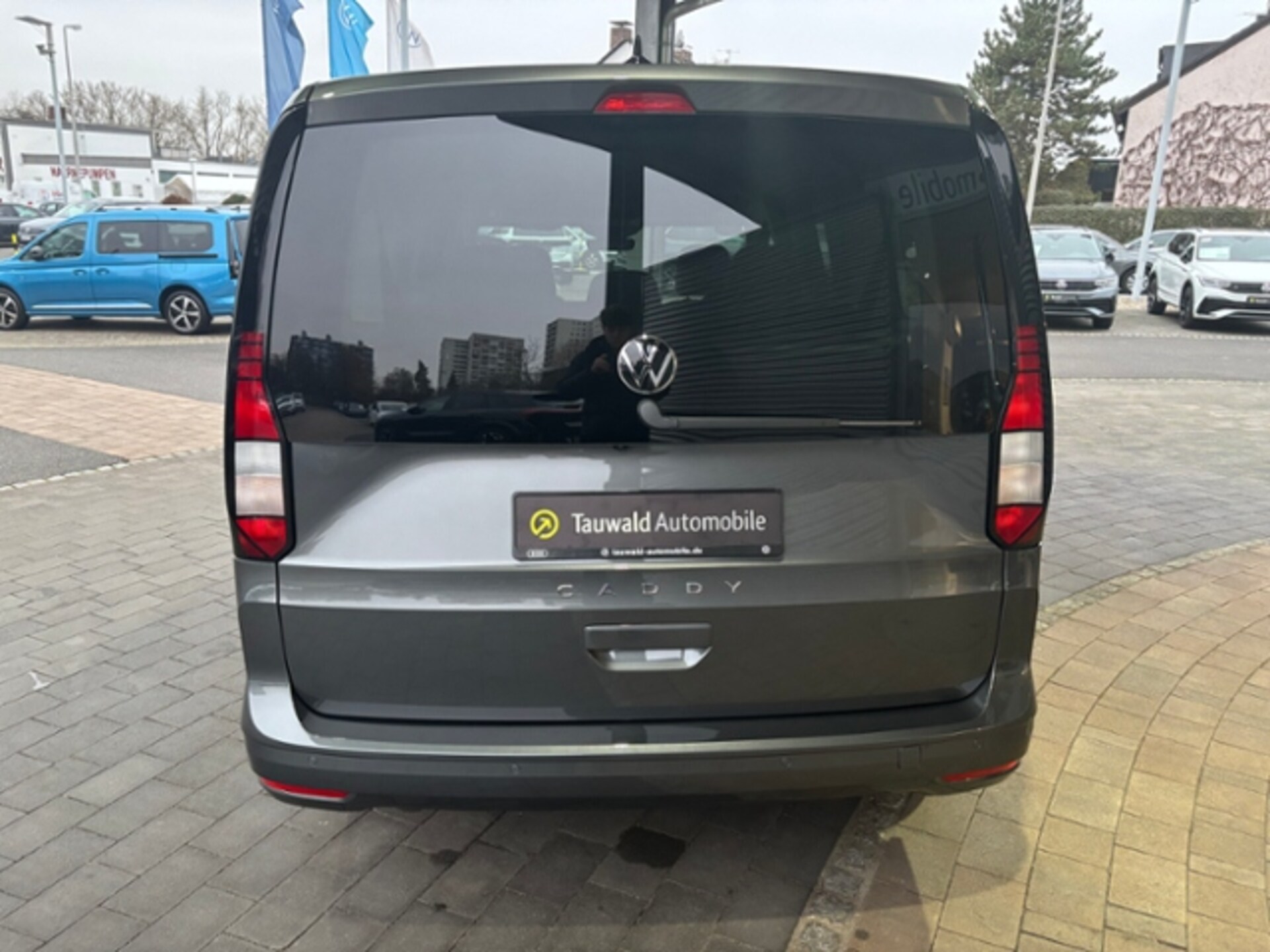 Volkswagen Caddy Maxi Basis-Modell