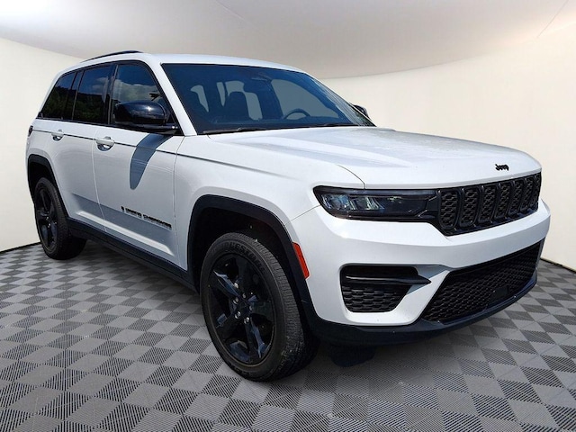 Photo of 2023 Jeep Grand Cherokee