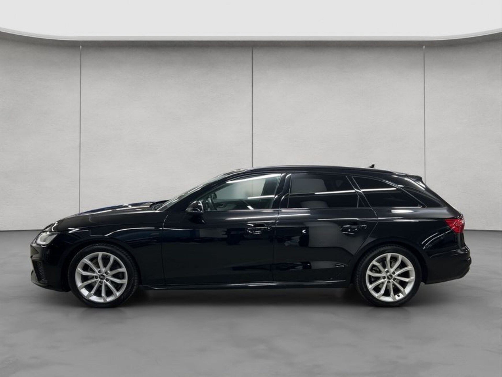 Audi A4 Avant S line