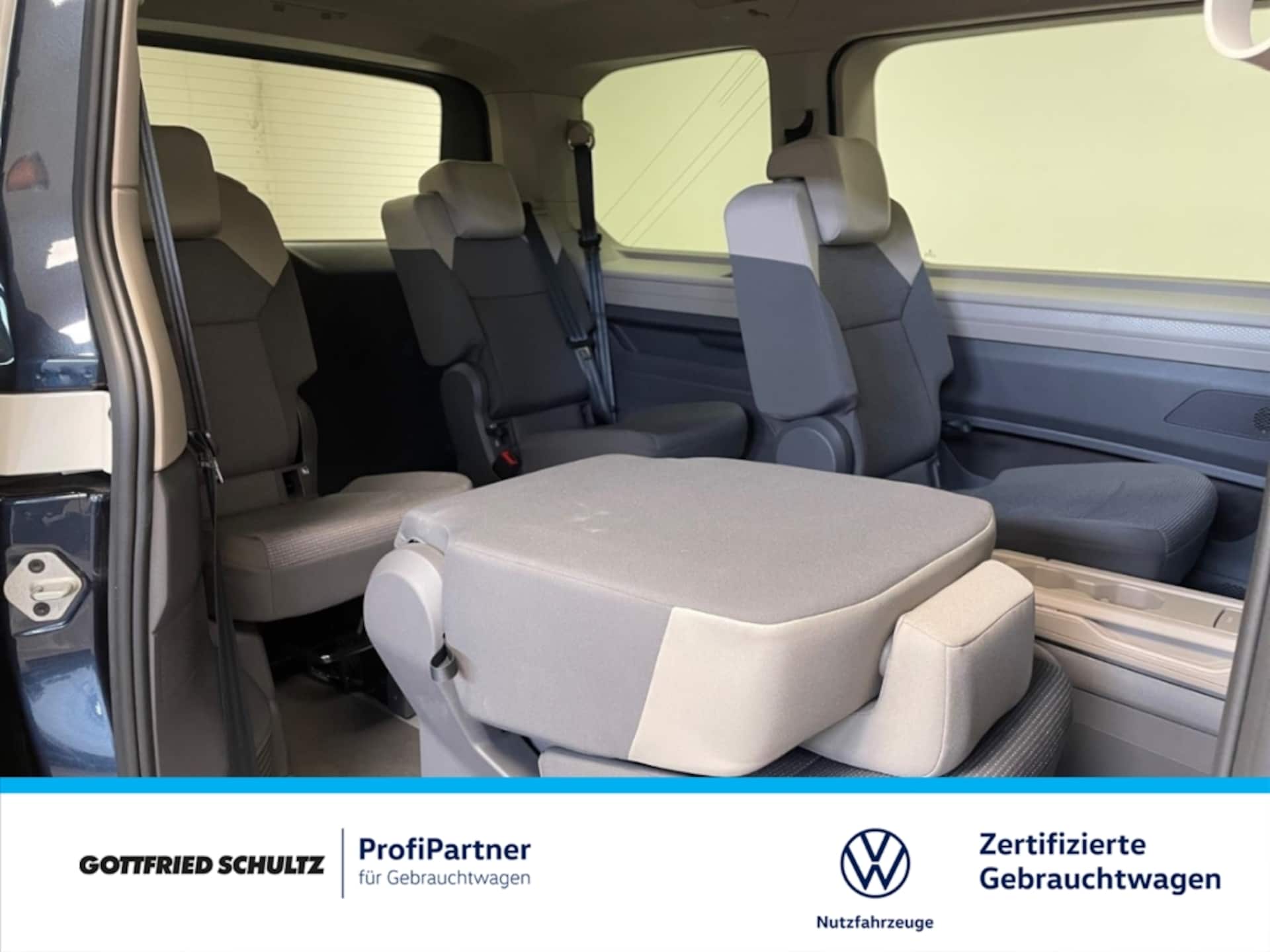 Volkswagen Multivan Basis-Modell