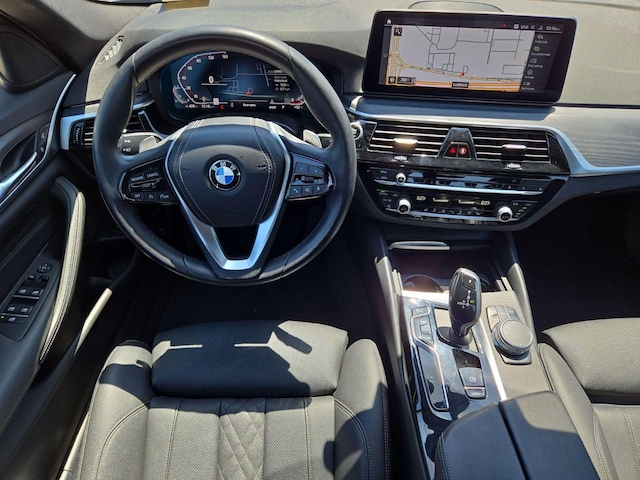 2023 BMW 5 Series 530i - Photo 14