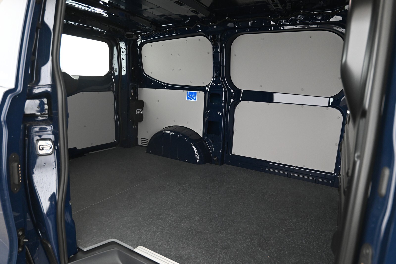 Volkswagen Transporter Kasten kurzer Radstand – Bild 14