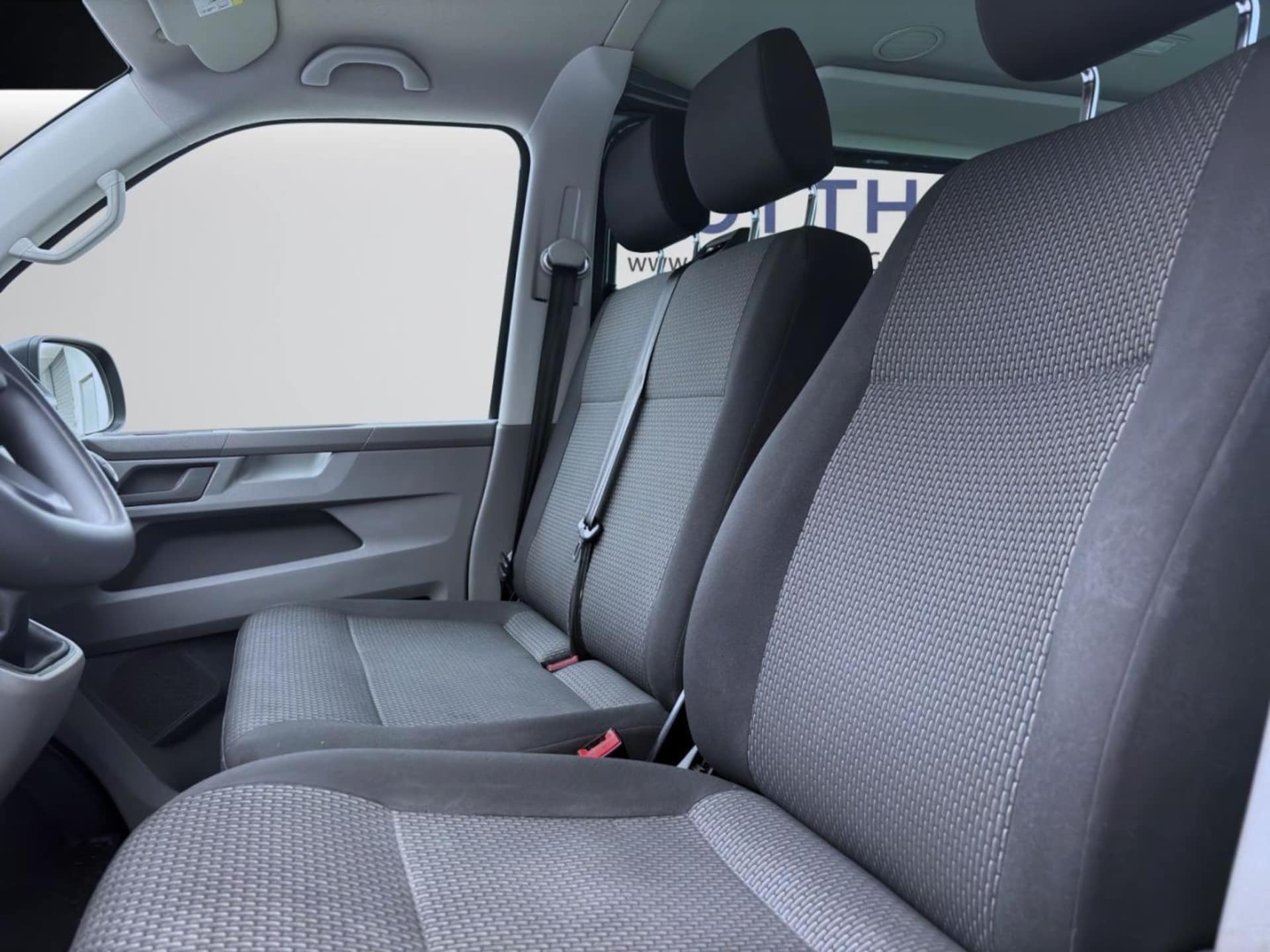 Volkswagen T6.1 Transporter Kombi kurzer Radstand