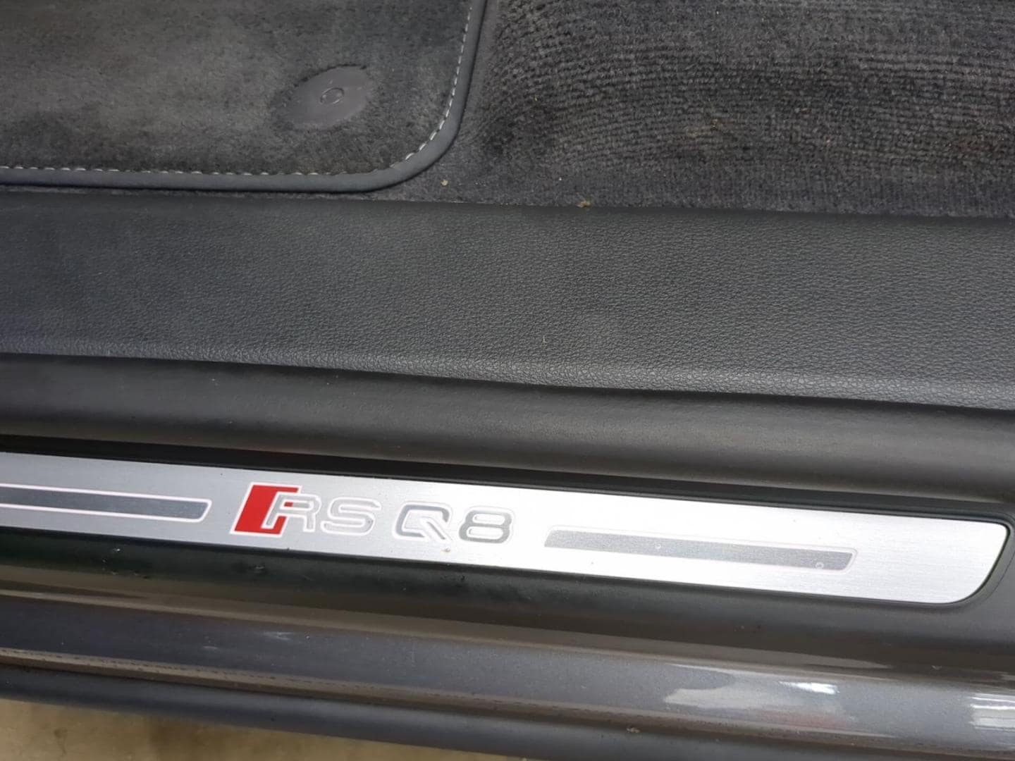 Bild über Audi RS Q8 TFSI quattro tiptronic - für weitere Informationen kontaktieren Sie den Audi Partner