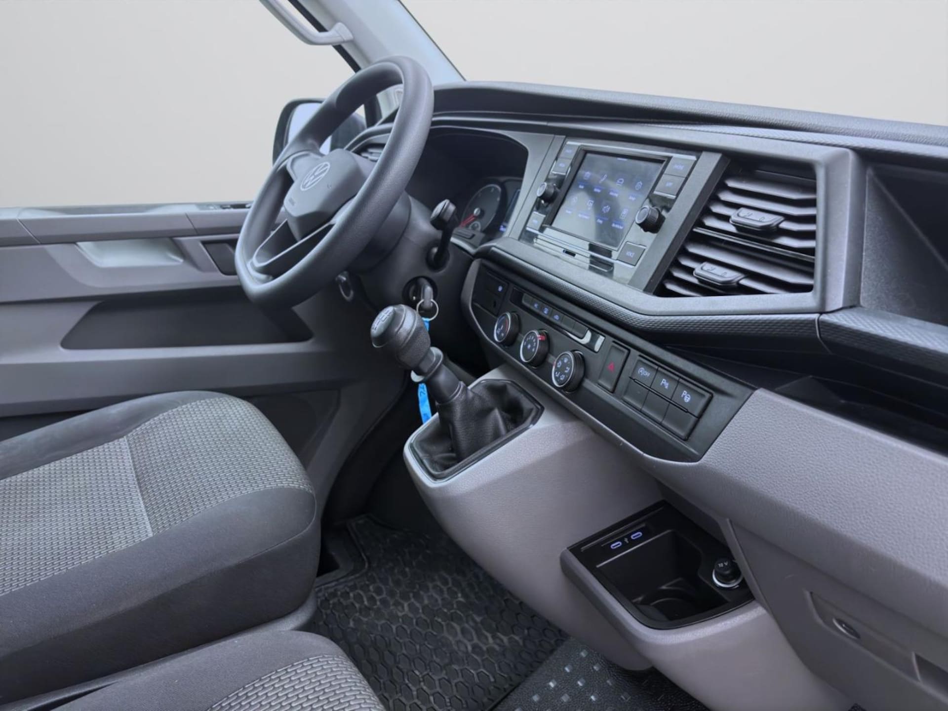 Volkswagen T6.1 Transporter Kombi kurzer Radstand