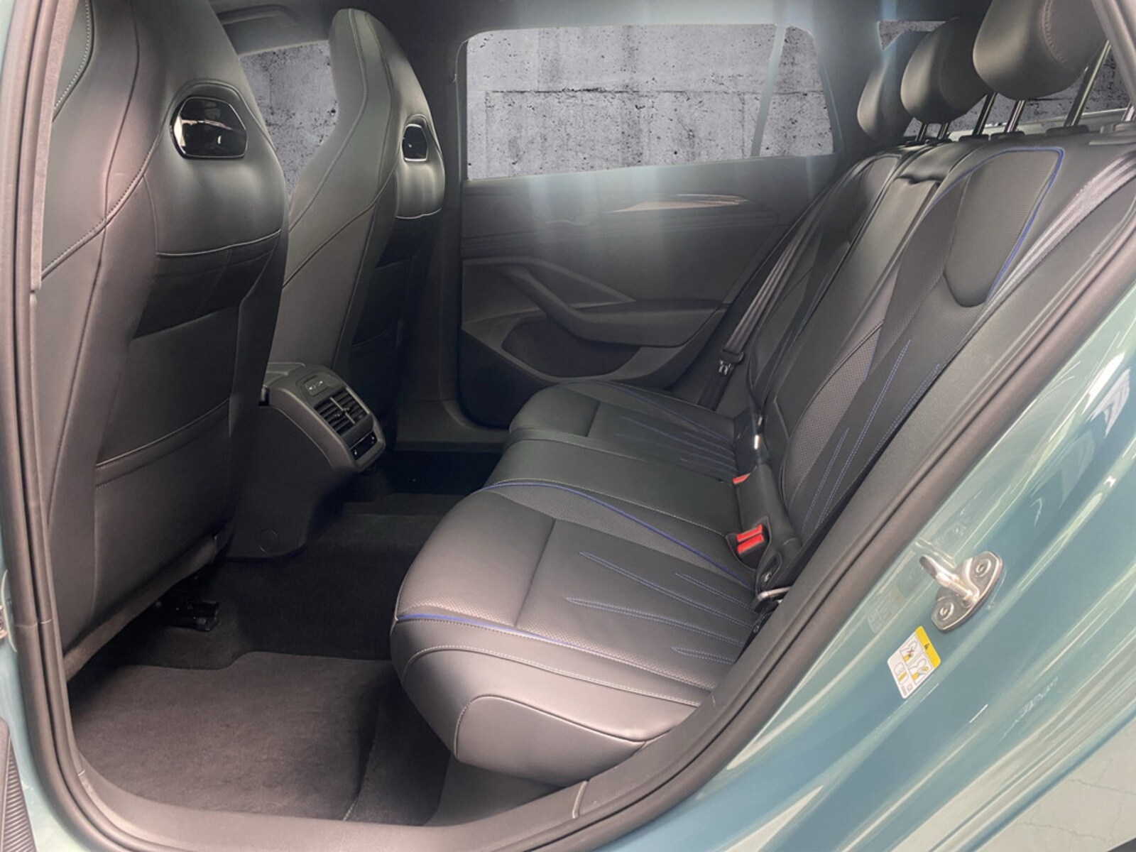 Volkswagen Passat – Bild 12