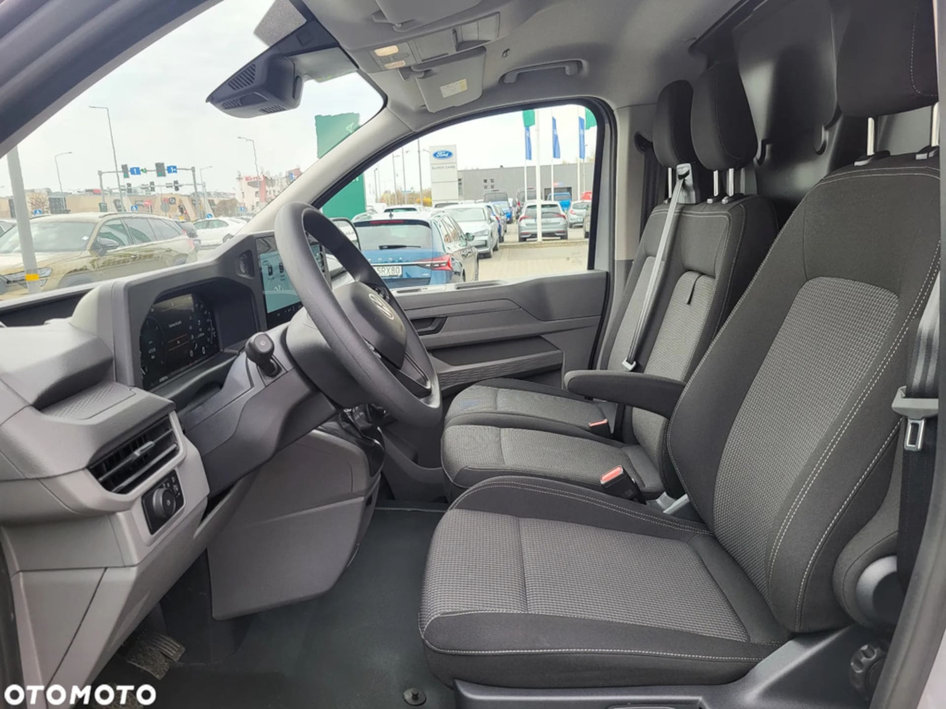 Volkswagen Transporter Furgon długi rozstaw osi
