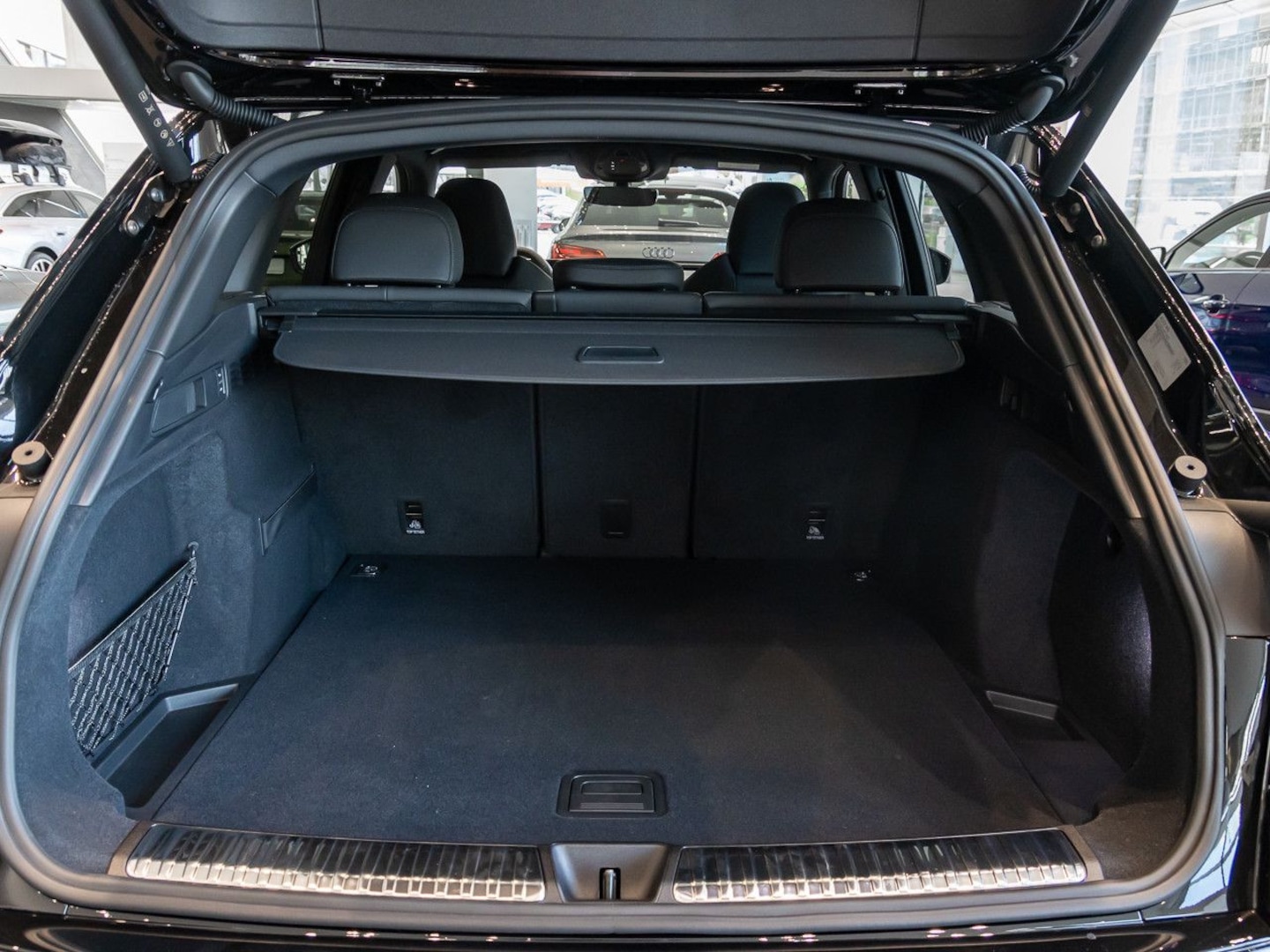 Bild über Audi Q5 SUV TDI quattro 150 kW S tronic - für weitere Informationen kontaktieren Sie den Audi Partner