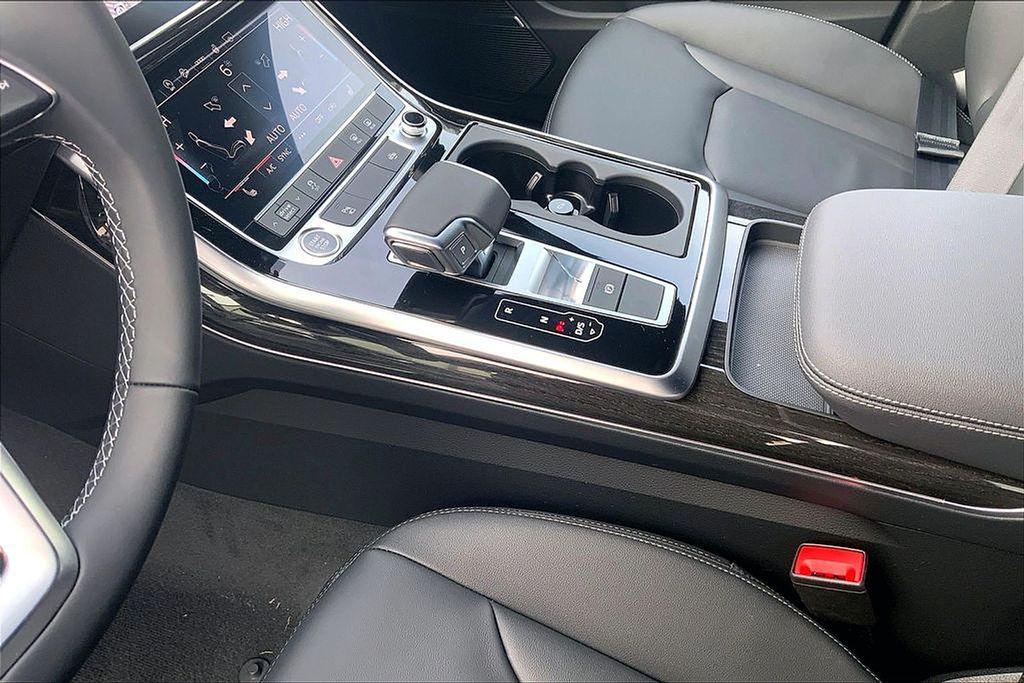 2026 Audi Q7 Premium - Photo 8