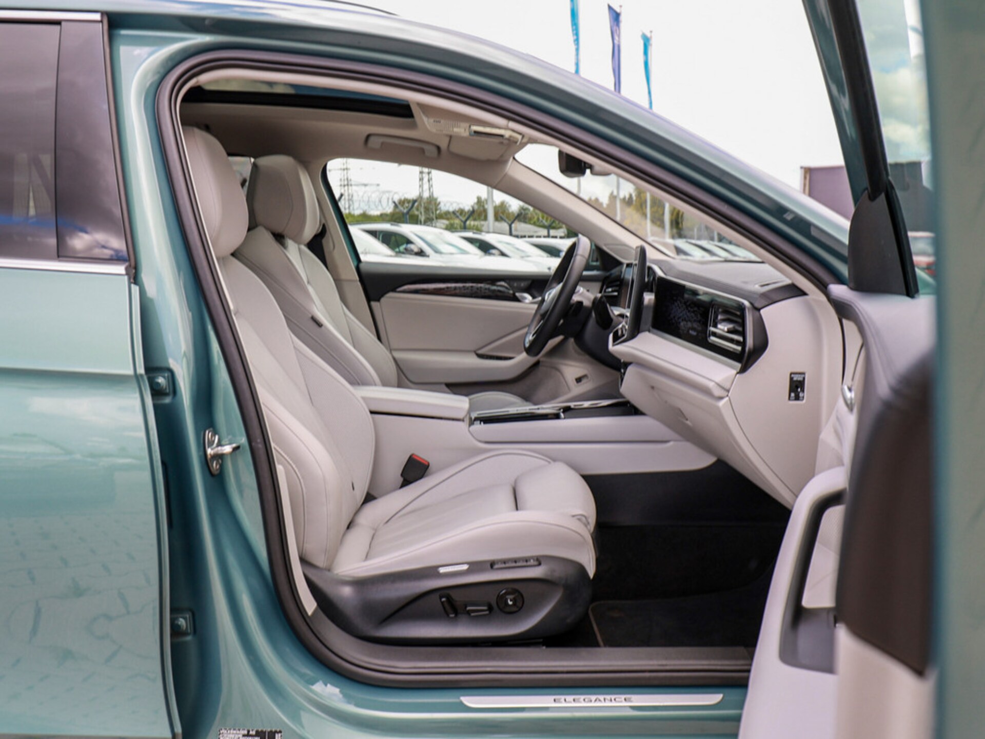 Volkswagen Passat Elegance