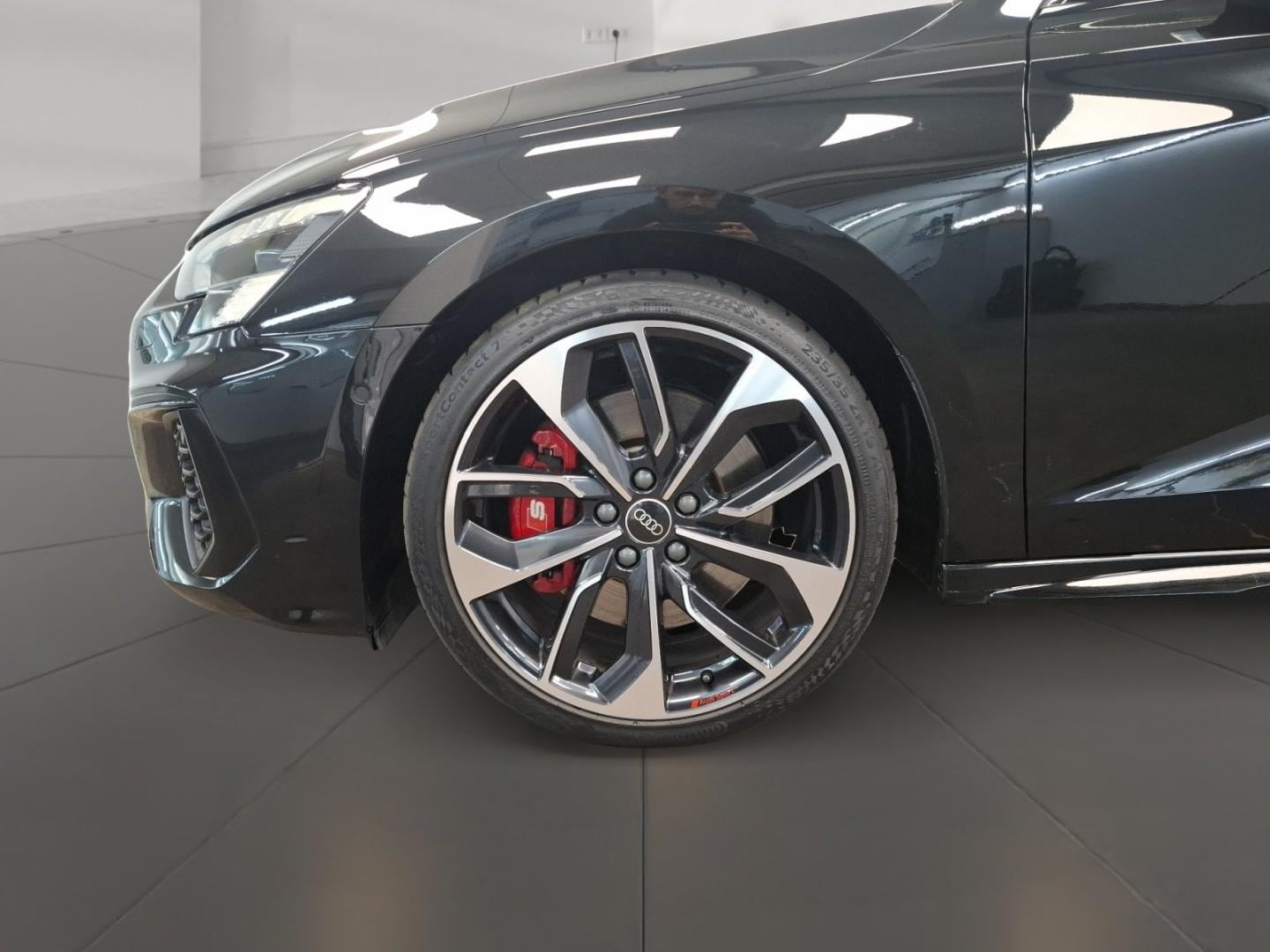 Bild über Audi S3 Limousine TFSI quattro S tronic - für weitere Informationen kontaktieren Sie den Audi Partner