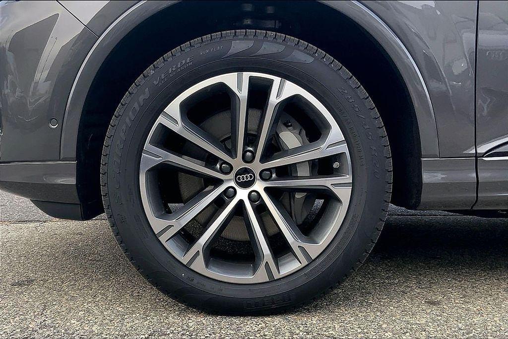 2026 Audi Q7 Premium - Photo 11