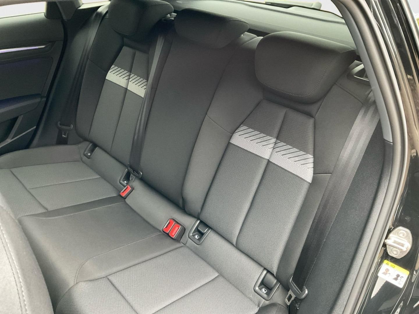 Bild über Audi A3 allstreet 35 TDI S tronic - für weitere Informationen kontaktieren Sie den Audi Partner