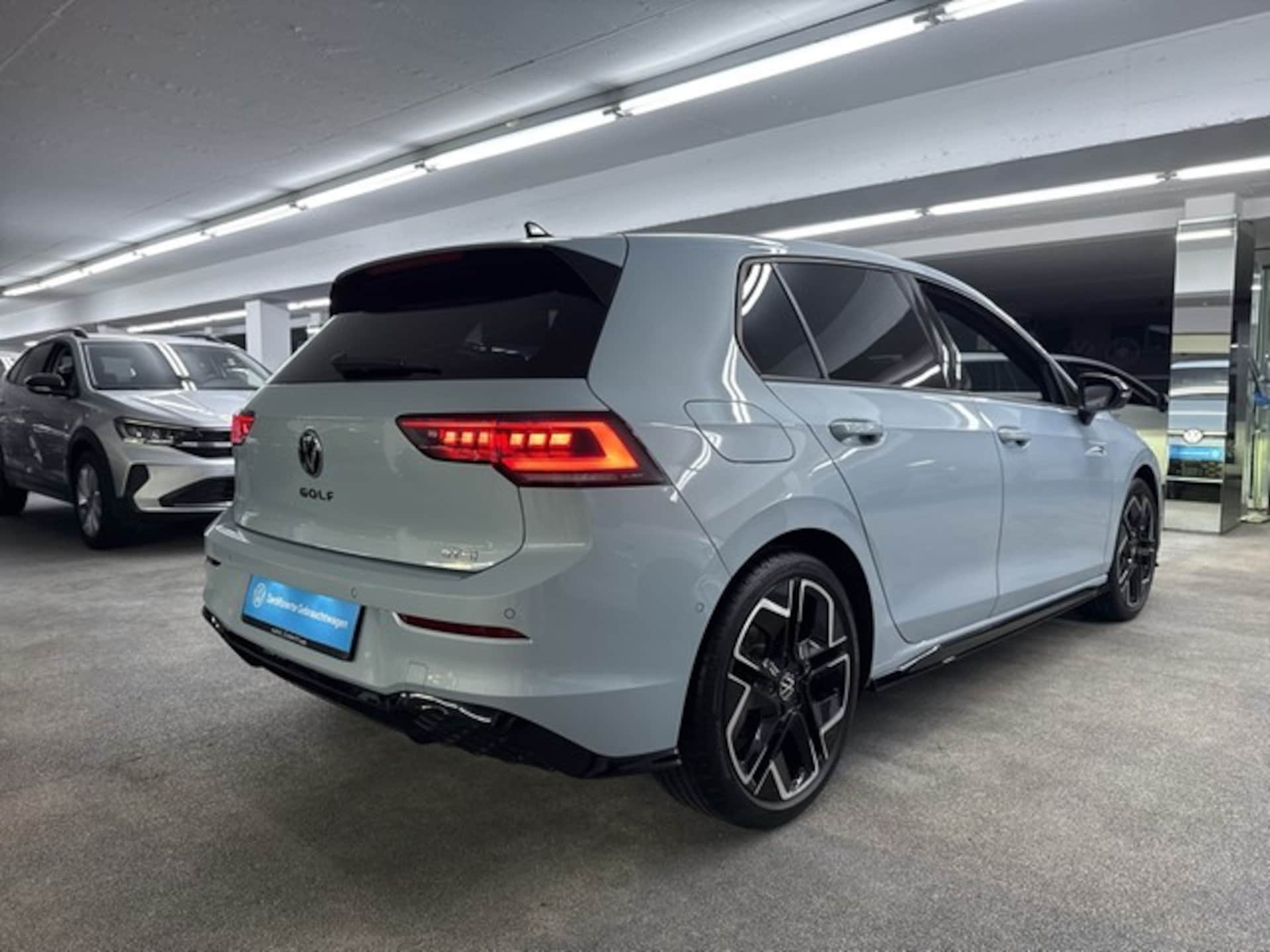 Volkswagen Golf R-Line