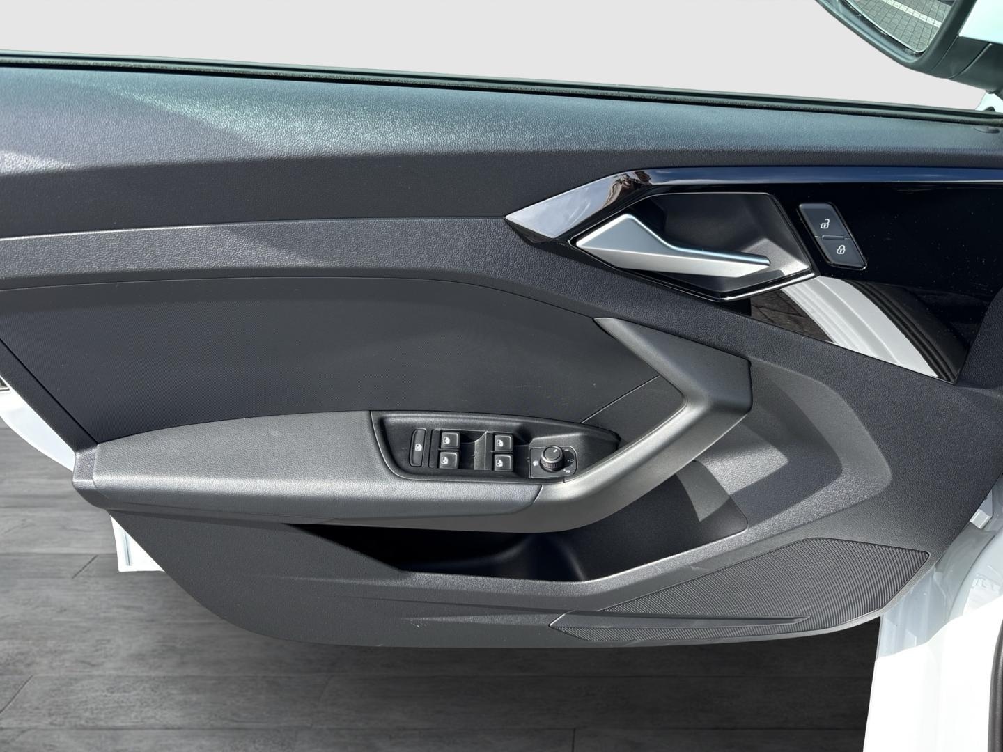 Bild über Audi A1 Sportback 25 TFSI S tronic - für weitere Informationen kontaktieren Sie den Audi Partner