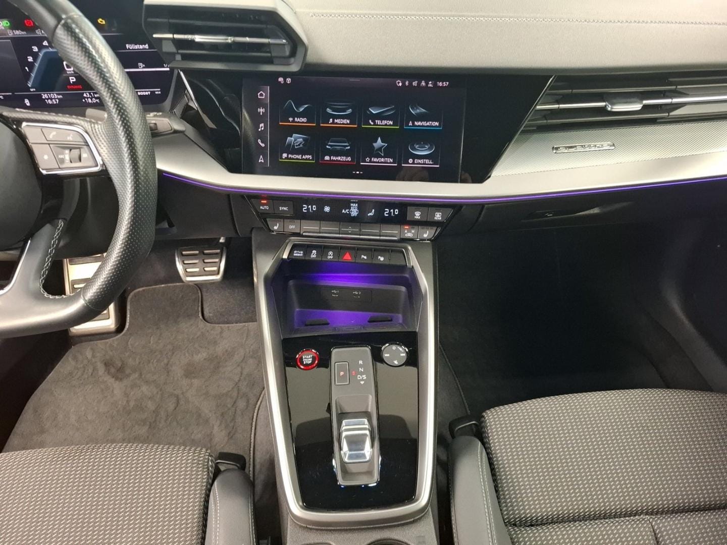 Bild über Audi S3 Limousine TFSI quattro S tronic - für weitere Informationen kontaktieren Sie den Audi Partner