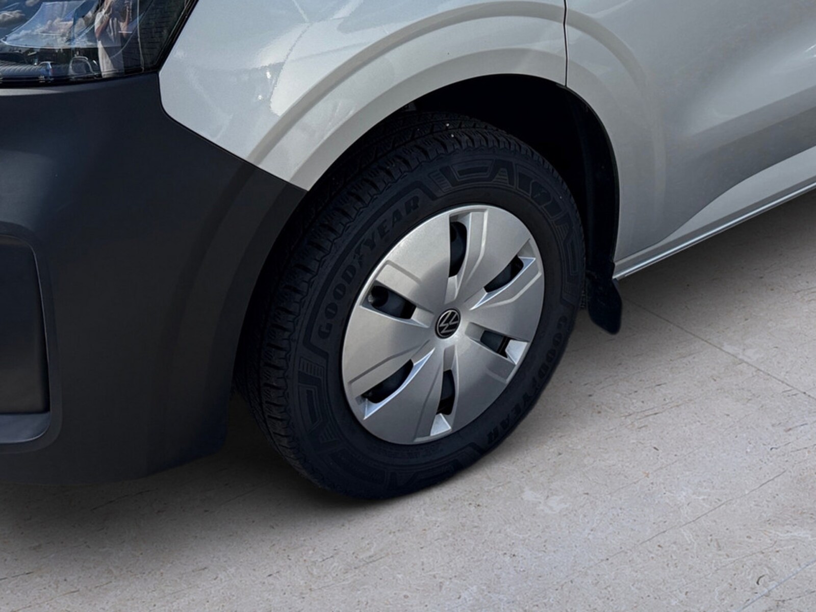 Volkswagen Transporter Kasten langer Radstand – Bild 5