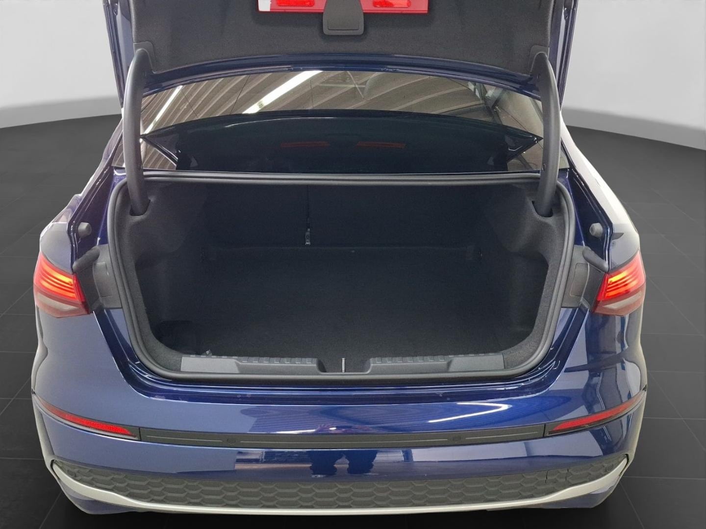 Bild über Audi A3 Limousine advanced 35 TFSI S tronic - für weitere Informationen kontaktieren Sie den Audi Partner