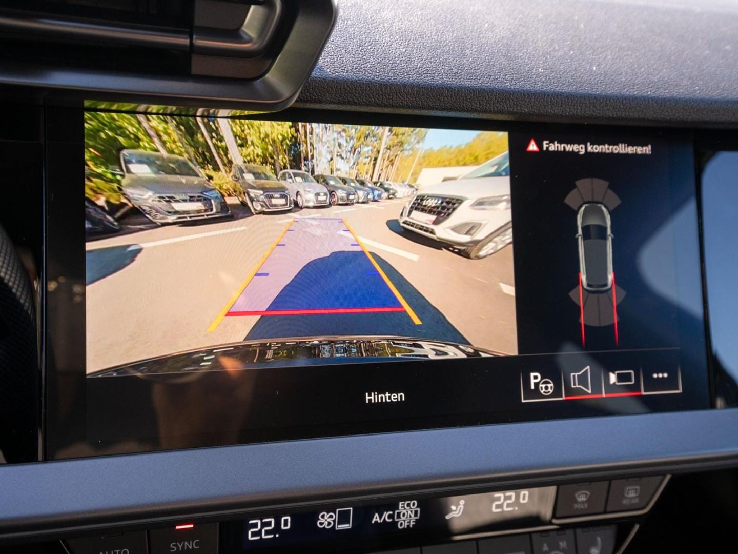 Bild über Audi RS 3 Sportback TFSI quattro S tronic - für weitere Informationen kontaktieren Sie den Audi Partner