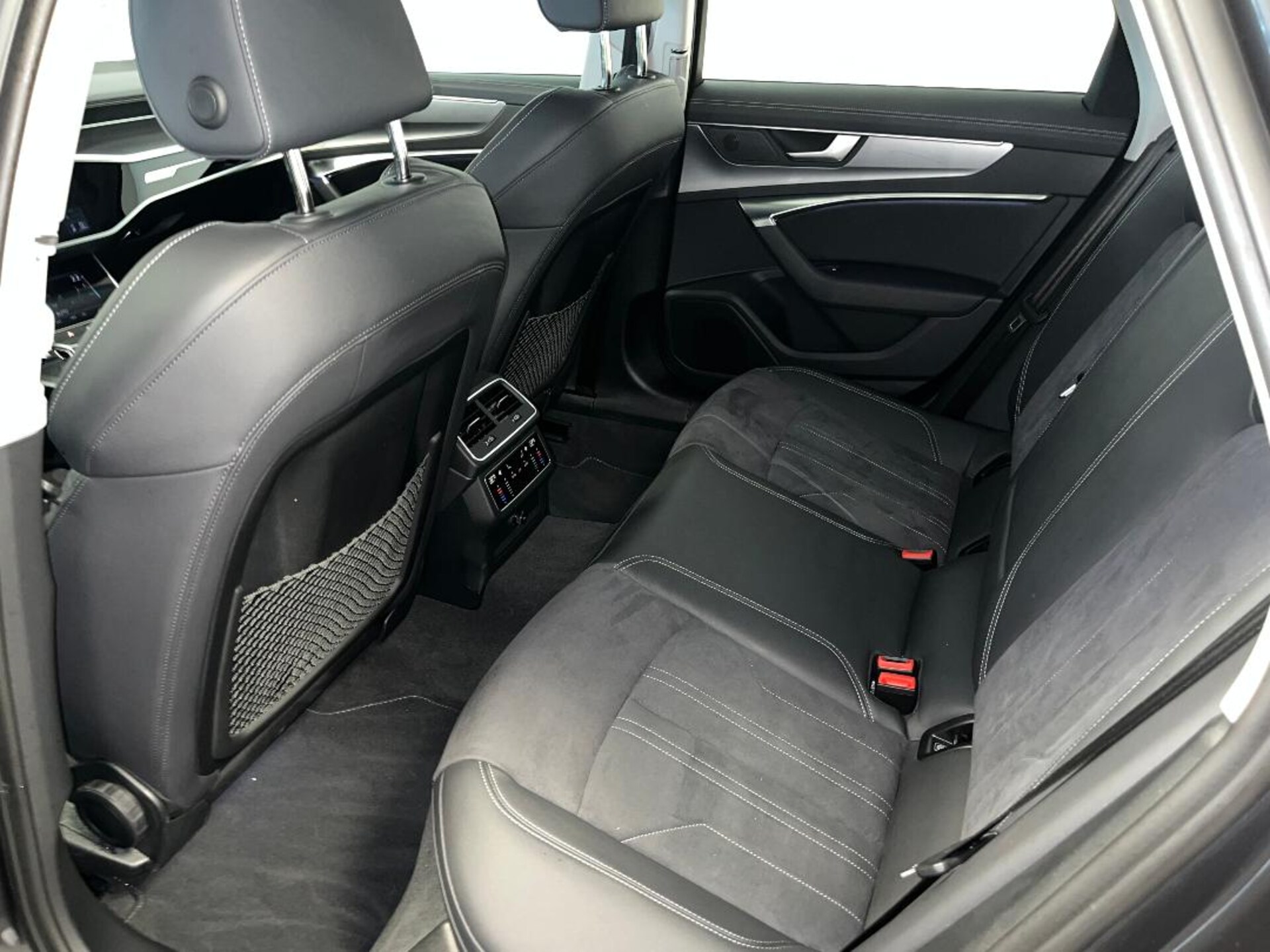 Audi A6 Avant Advance
